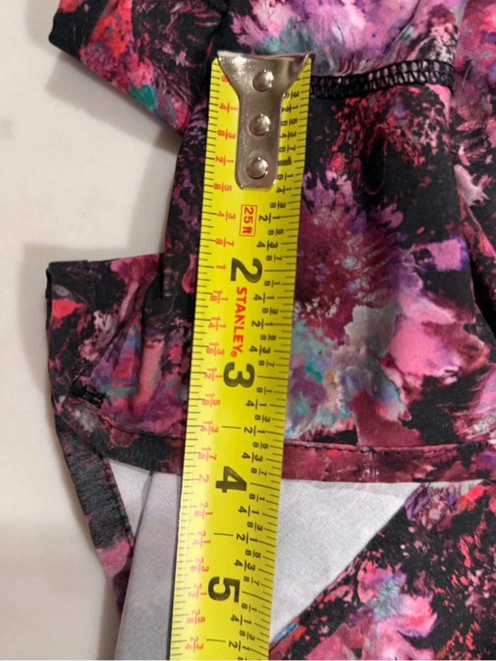 Lululemon Flouro Multishort 4”, size 12. Matching bra for sale - Picture 2 of 3